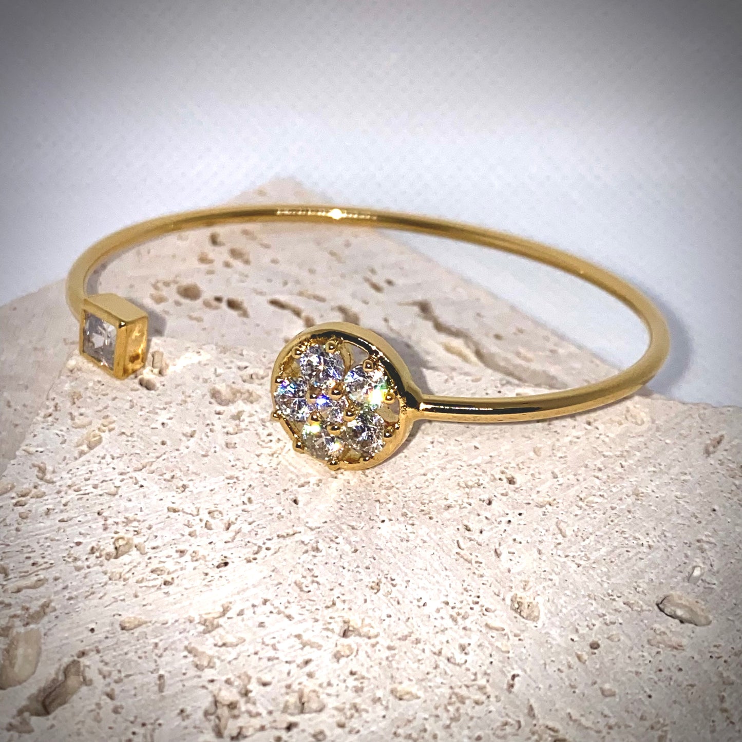 Bracelet jonc "carré circulaire"