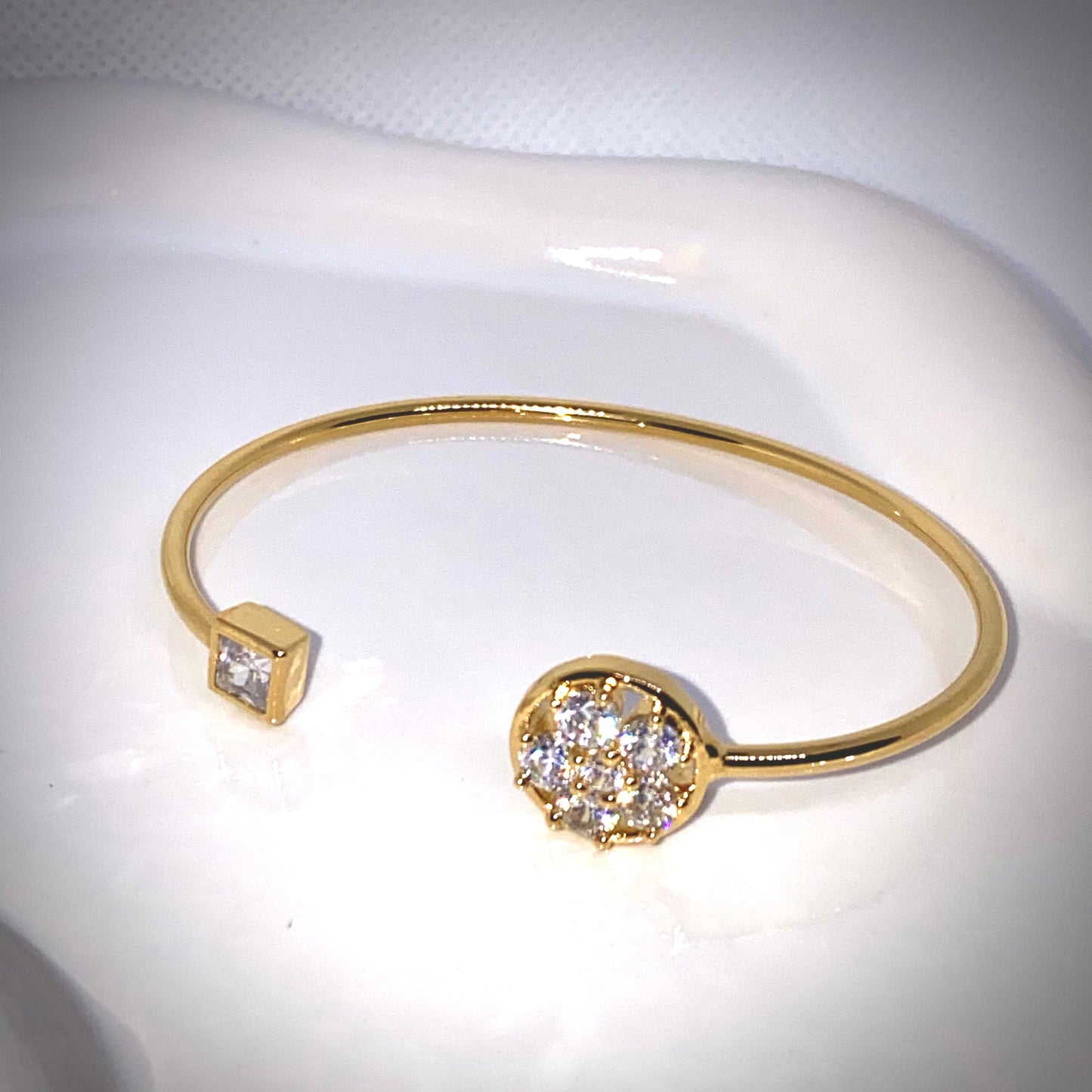 Bracelet jonc "carré circulaire"