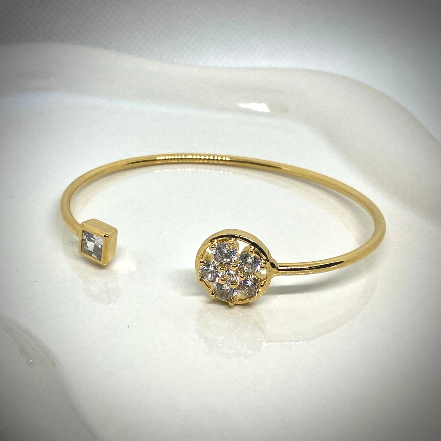 Bracelet jonc "carré circulaire"