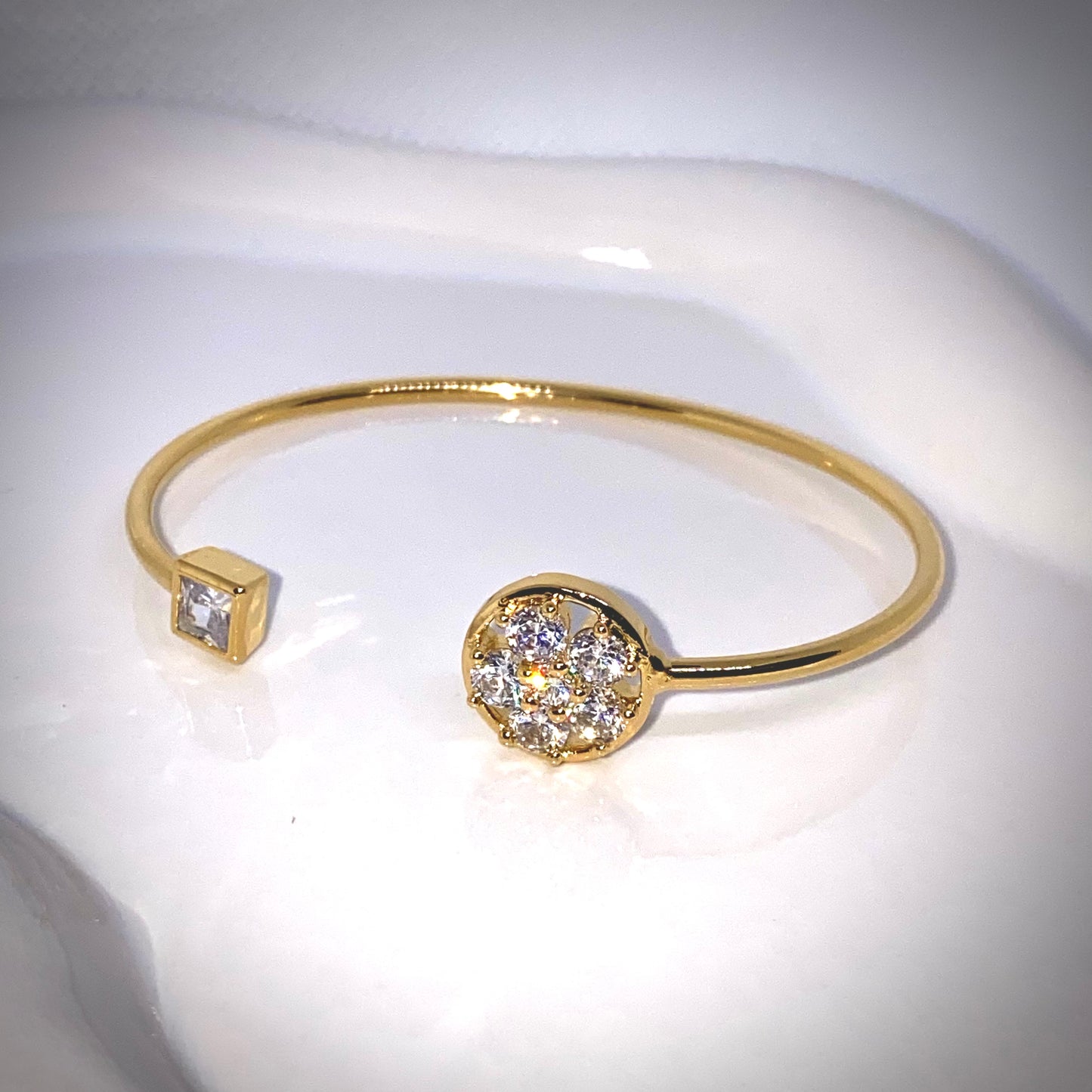 Bracelet jonc "carré circulaire"